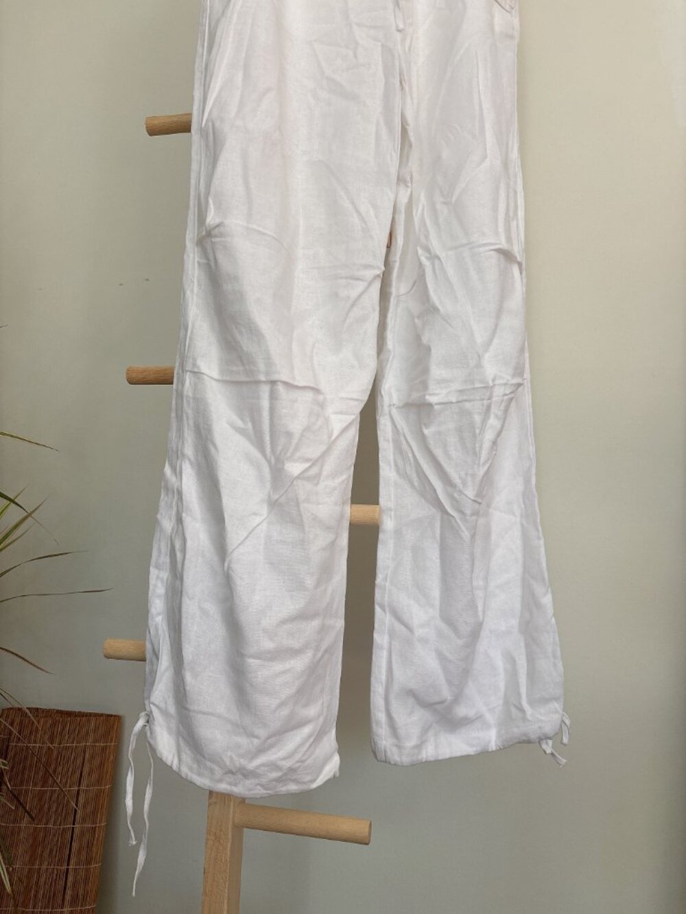 White Linen Drawstring Pants – Size Small - Picture 4 of 9